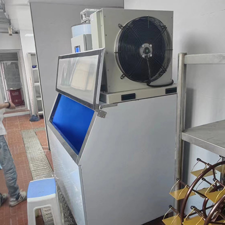 1噸片冰機交付浙江舟山某自助餐