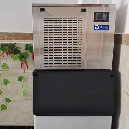 300公斤雪花制冰機交付四川某火鍋店使用