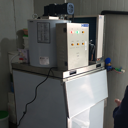 300公斤片冰機交付福建某超市使用