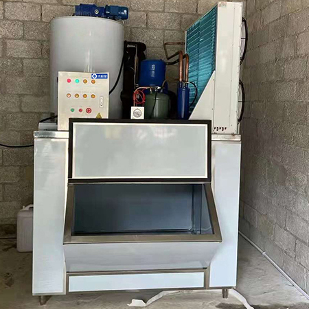 3噸片冰機交付廣西某蔬菜運輸使用