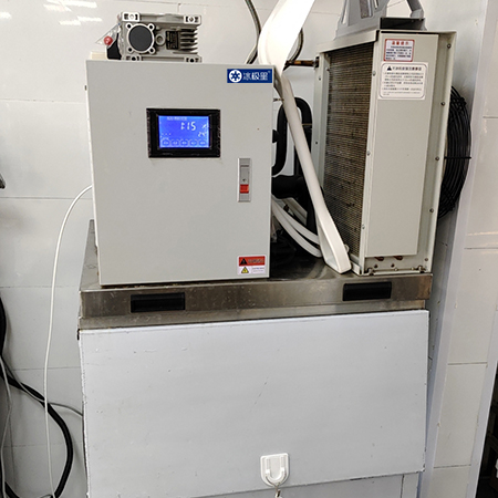 300公斤片冰機交付廣東深圳某餐飲店